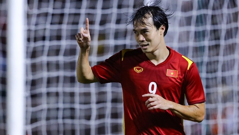 Văn Toàn giải tỏa áp lực ghi bàn ở tuyển Việt Nam